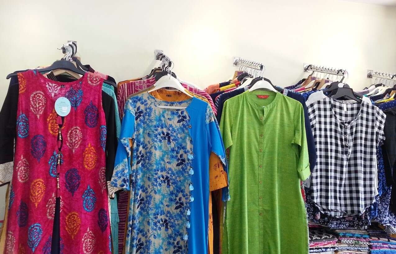 THE CLOSET OUTLET
